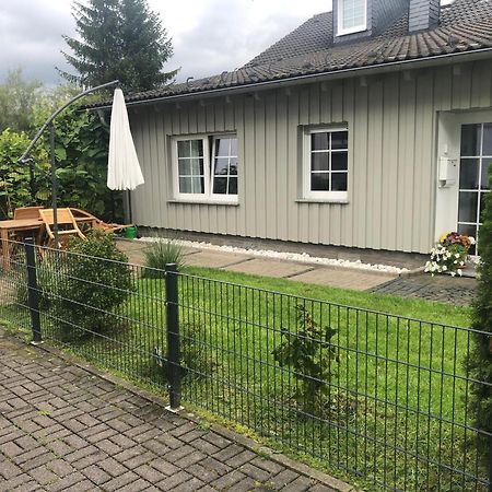 Ferienwohnung Am Rothaarsteig บาด แบร์เลอบวร์ก ภายนอก รูปภาพ